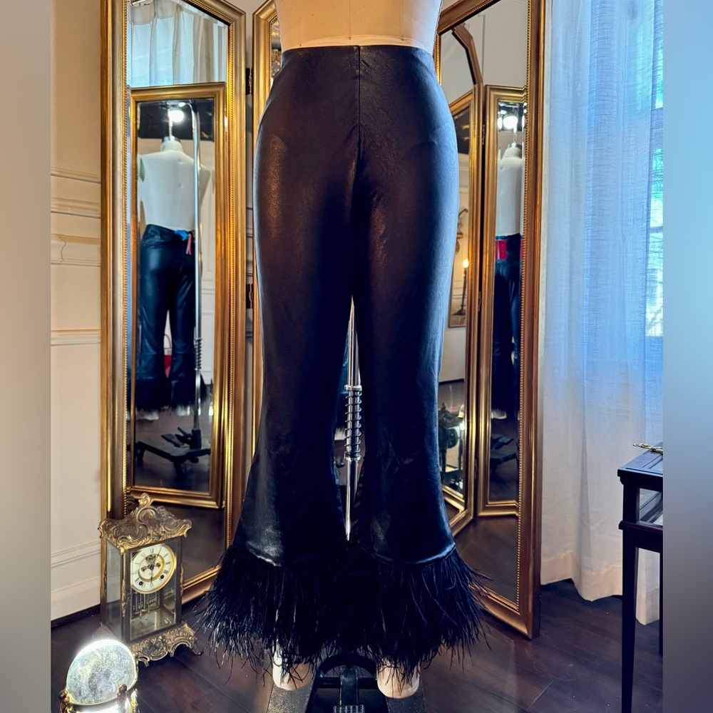 Commando faux leather leggings w/ ostrich feather hem (NWT, XL)